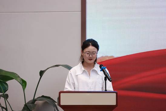 学生代表发言